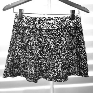 Lululemon skirt size 4